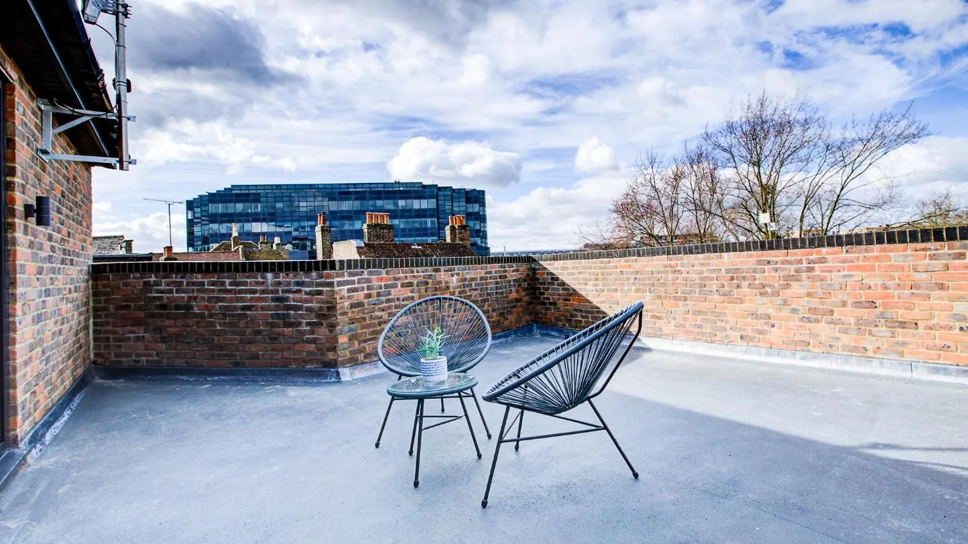 Hybrid Resi - Uxbridge With Onsite Car Parking, Near London Heathrow Airport Apartment 0*,