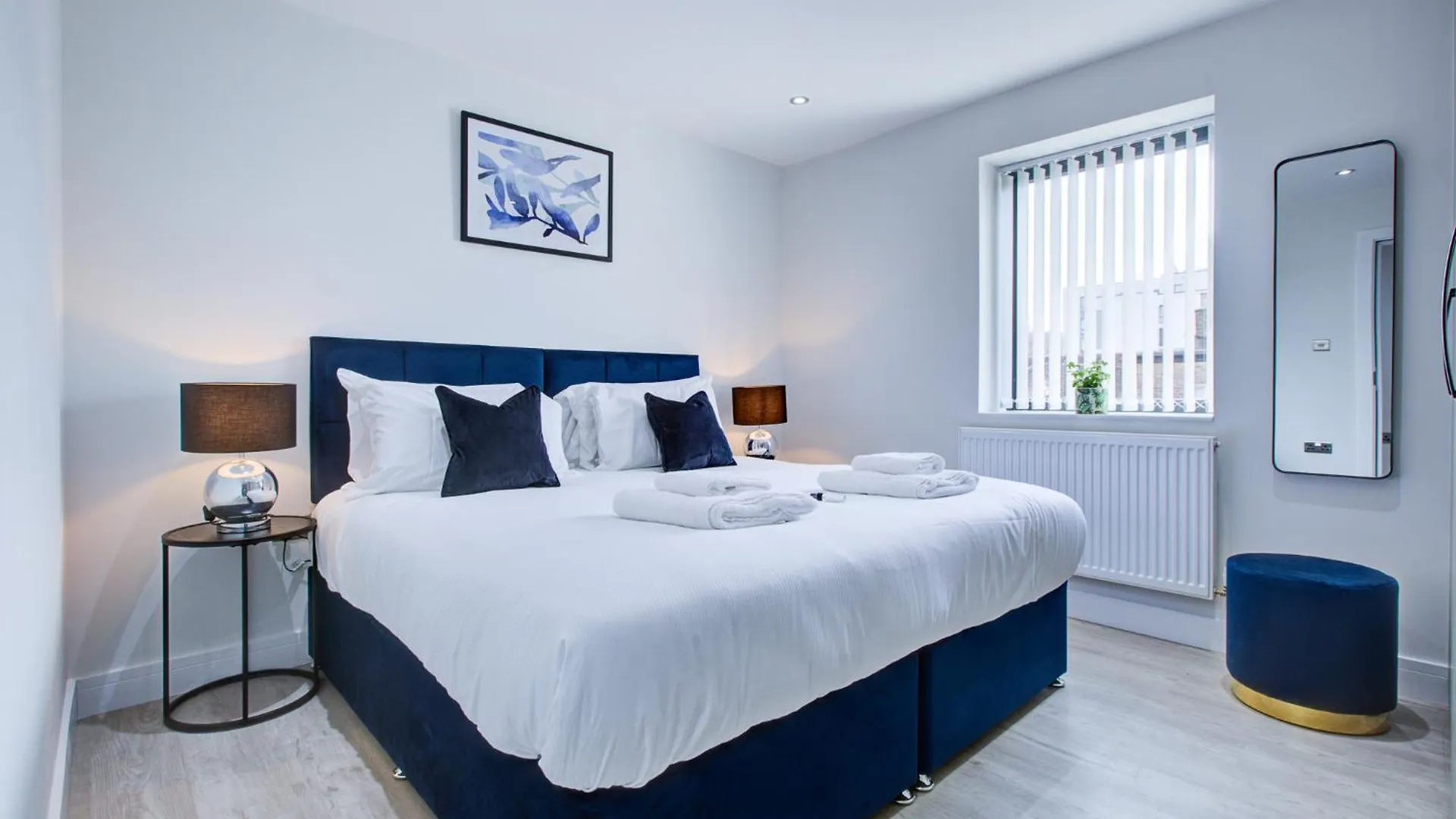 Hybrid Resi - Uxbridge With Onsite Car Parking, Near London Heathrow Airport Apartment United Kingdom